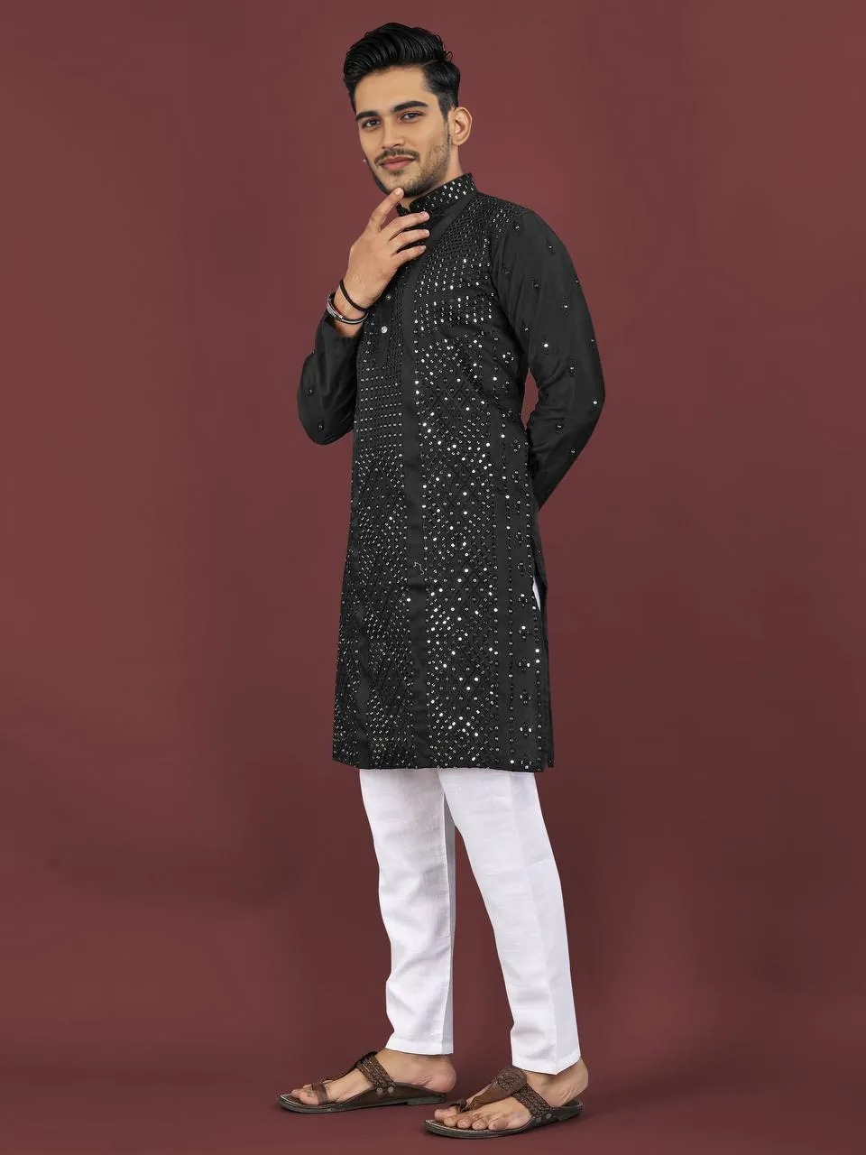 Mubarak men kurta pajama  in Viscose Silk Fabric With Embroidery