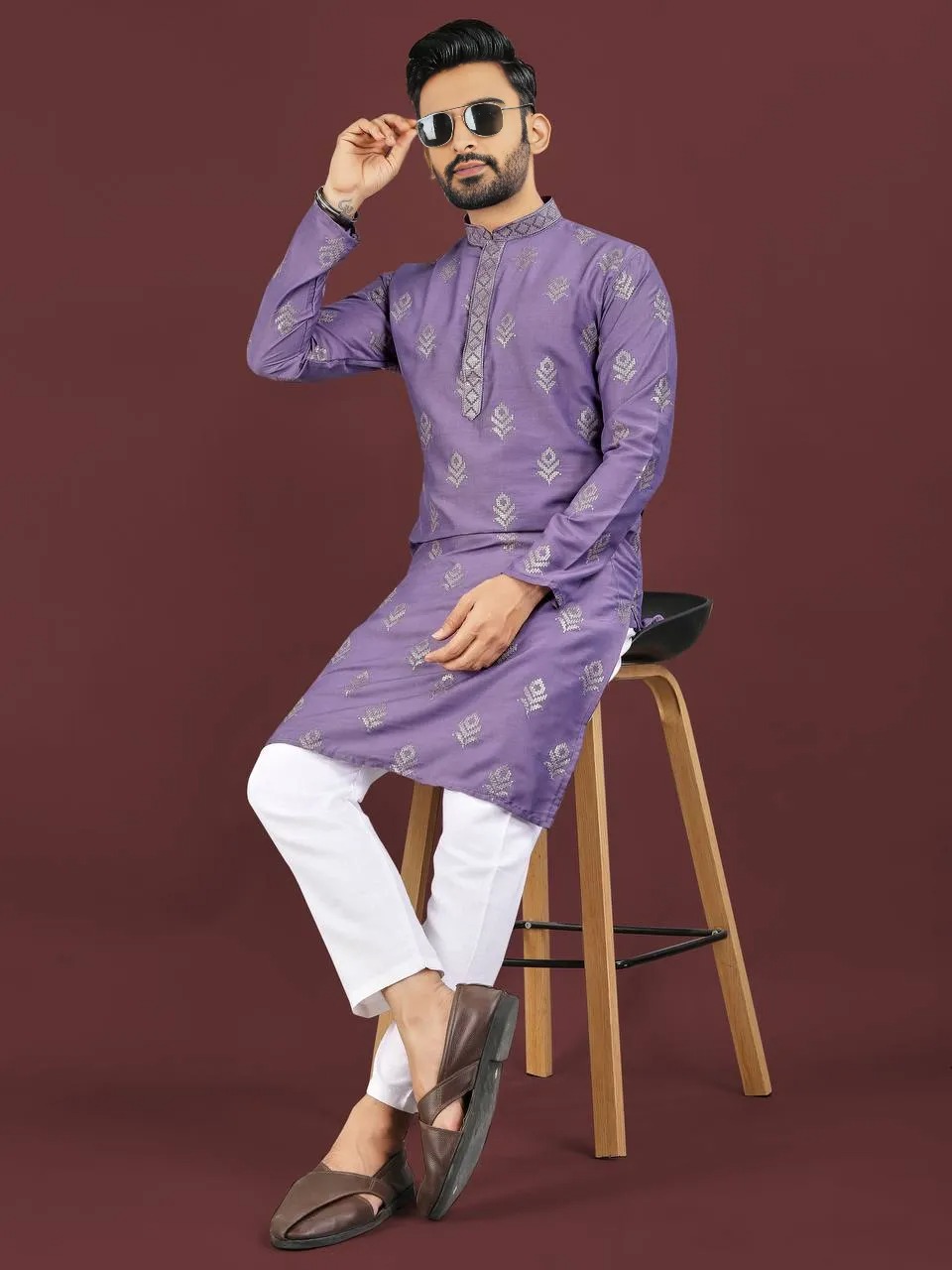Vedant Men Kurta With pajama in Viscose Silk For Party and Festive Wear
